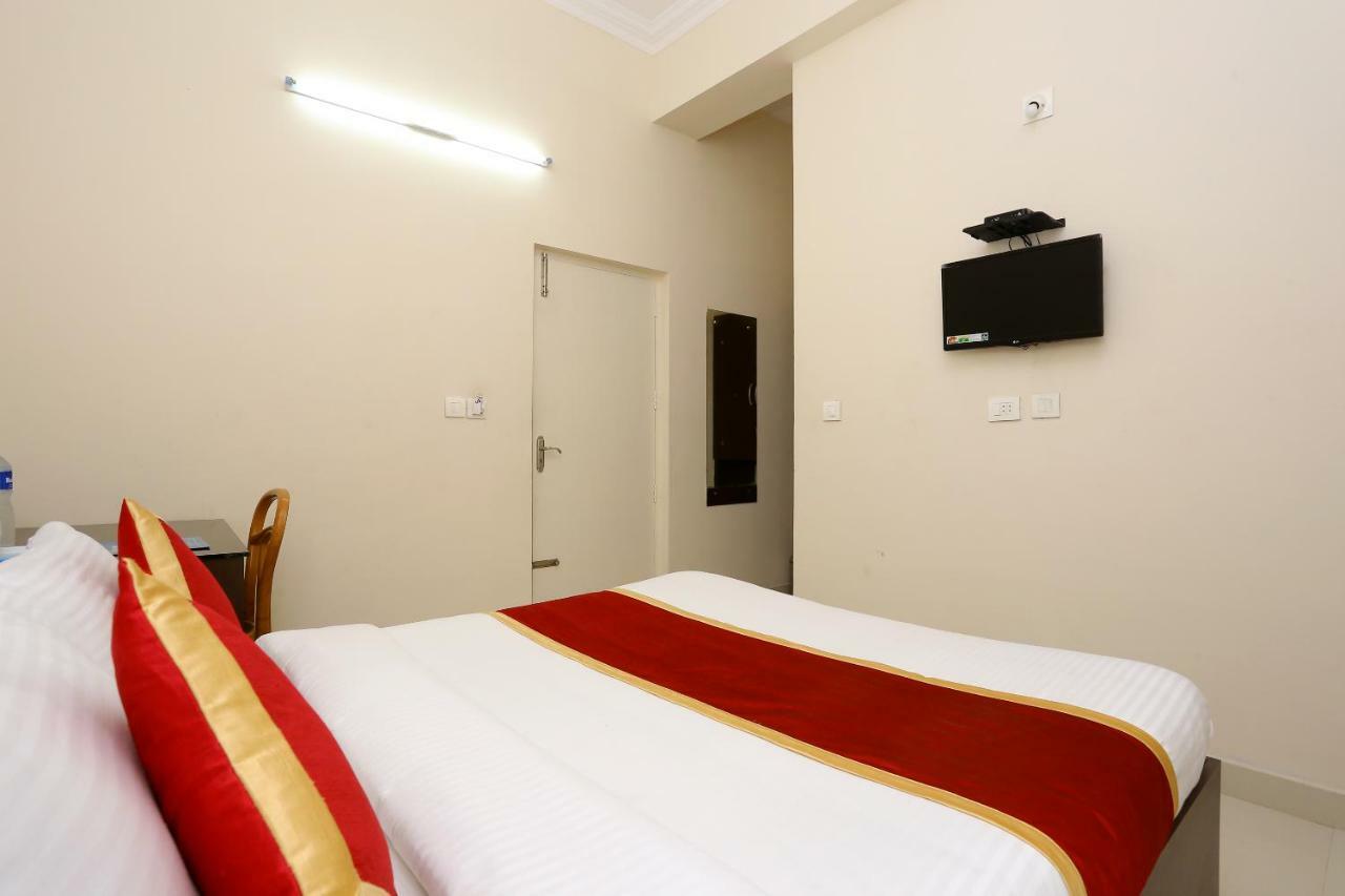 Oyo 9118 Saravana Inn Thiruvananthapuram Εξωτερικό φωτογραφία
